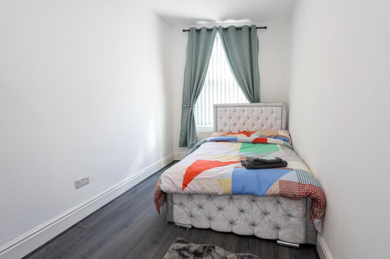 Tco Luxury House Panzió Liverpool Kültér fotó