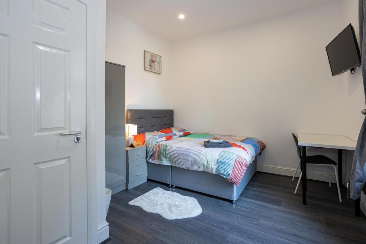 Tco Luxury House Panzió Liverpool Szoba fotó