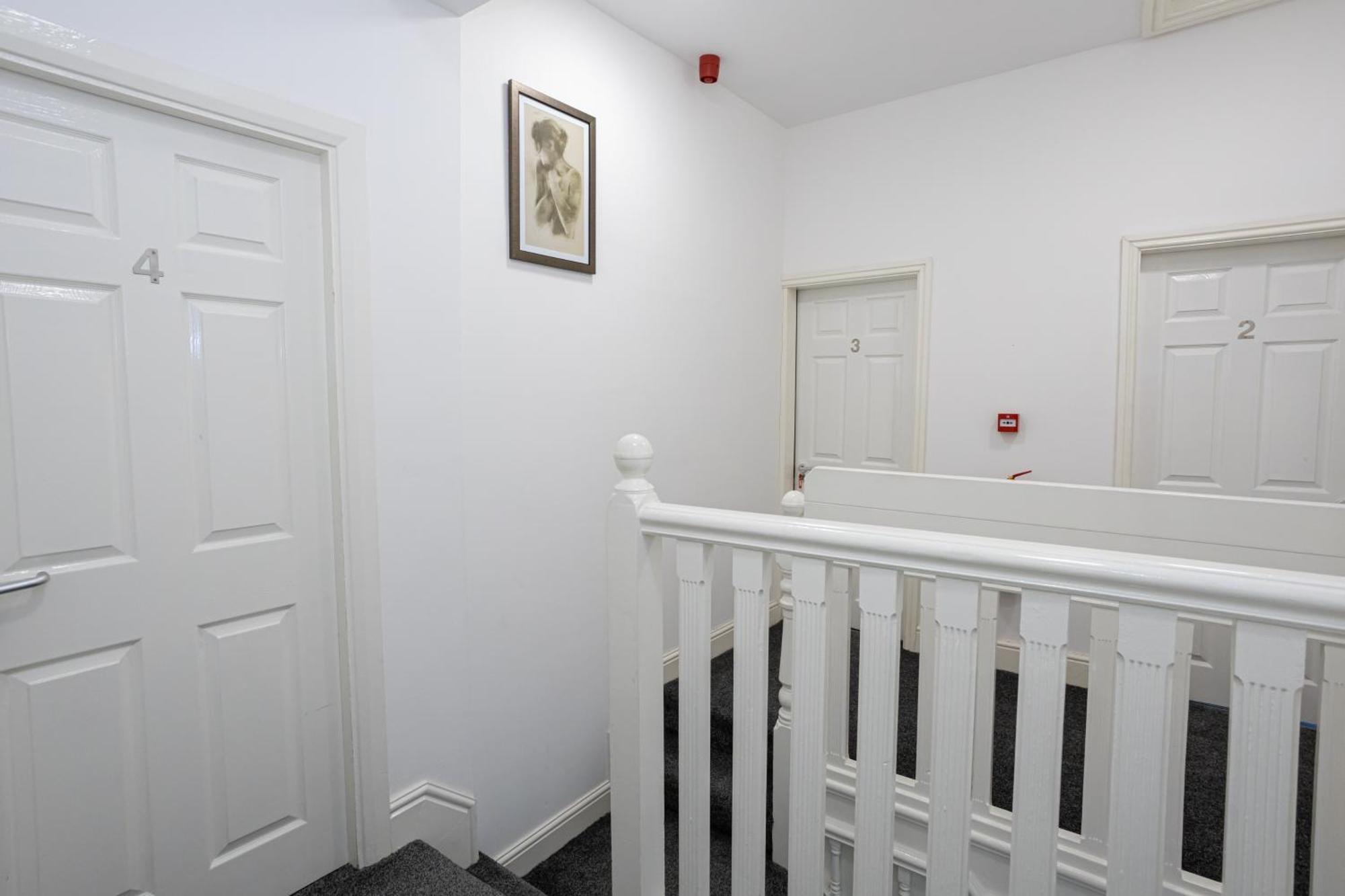 Tco Luxury House Panzió Liverpool Szoba fotó