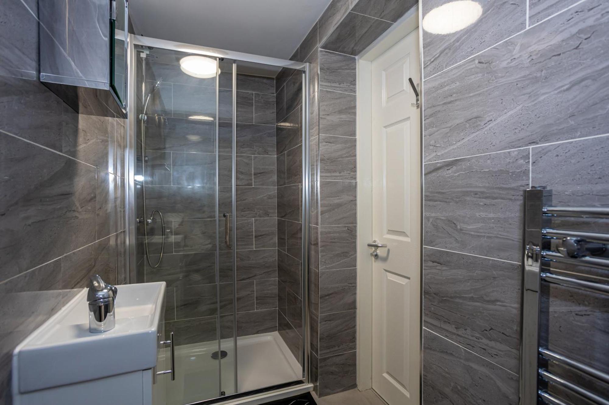 Tco Luxury House Panzió Liverpool Szoba fotó